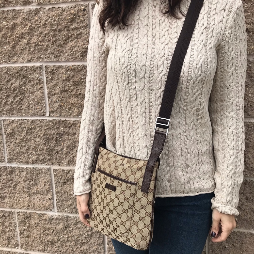 Auth Gucci brown GG canvas leather crossbody! Good